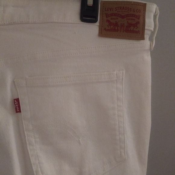 Levi Ripped Jeans - Picture 3 of 5